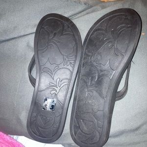 Black Roxy sandals size 9